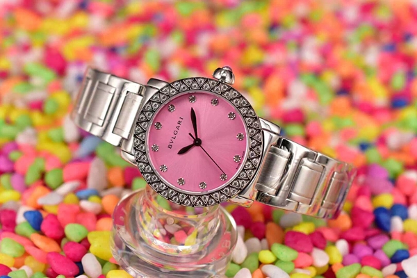 ブルガリ時計正面デザイン